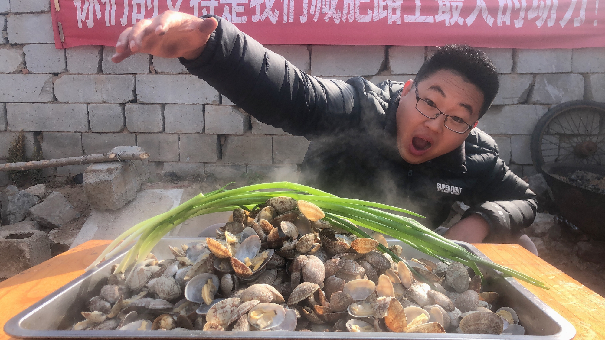 炒了近30年花蛤,第一次这么做,香辣入味,10斤不够吃!